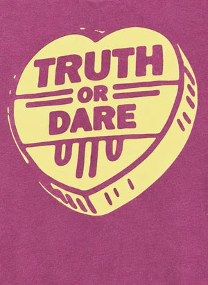 Hundred Pieces - Billie Truth Dare تي شيرت | توت بري أحمر