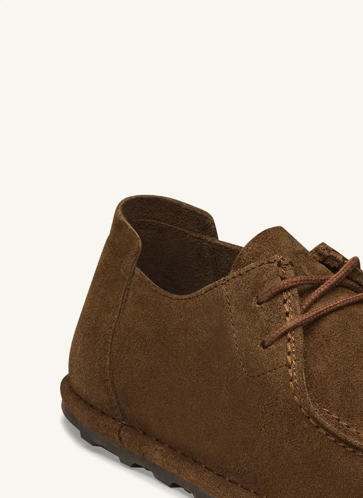 BIRKENSTOCK - Utti لوفر سويدي مزود بأربطة | بني غامق