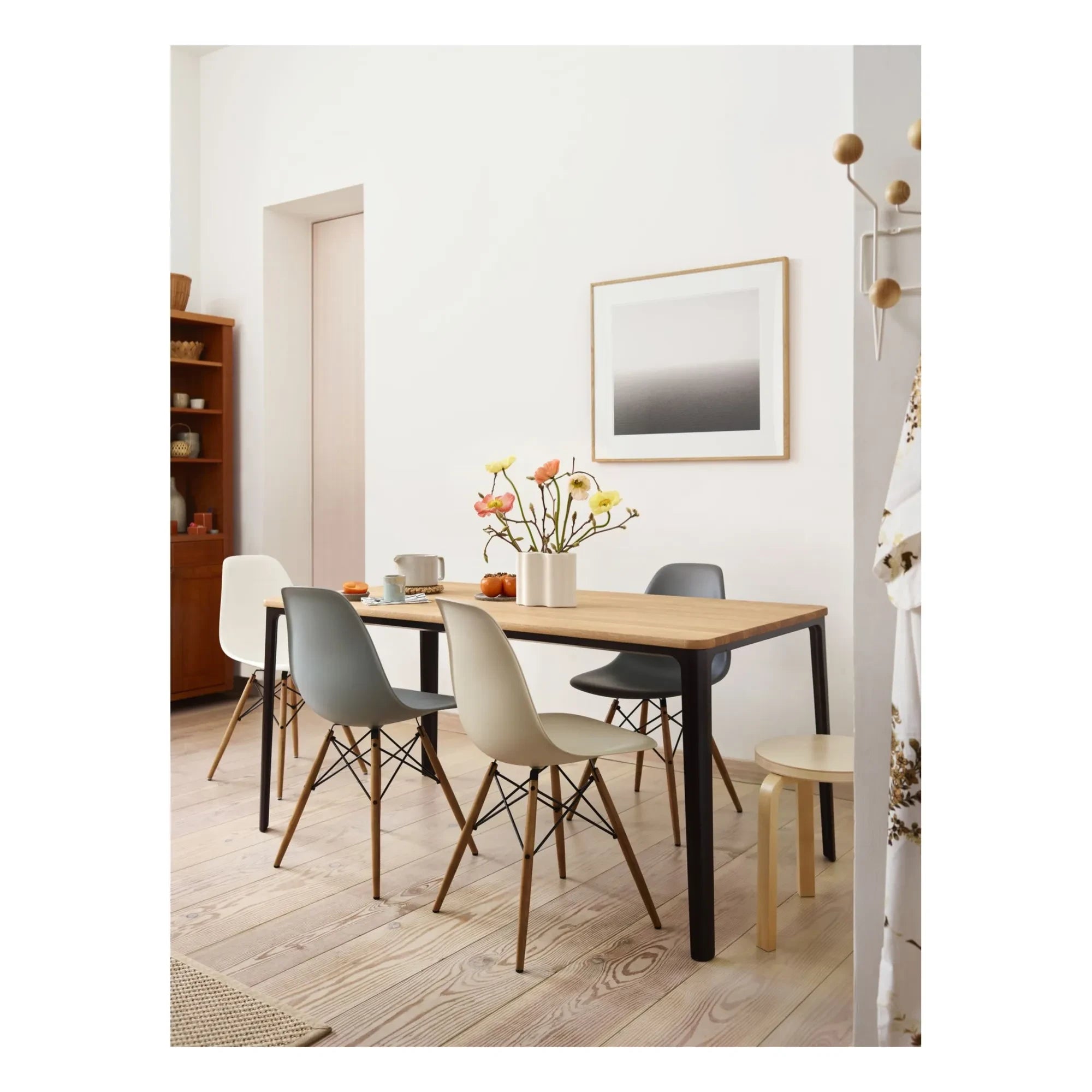 Vitra - DSW plastik sandalye - akçaağaç taban - Charles & Ray Eames | Granit
