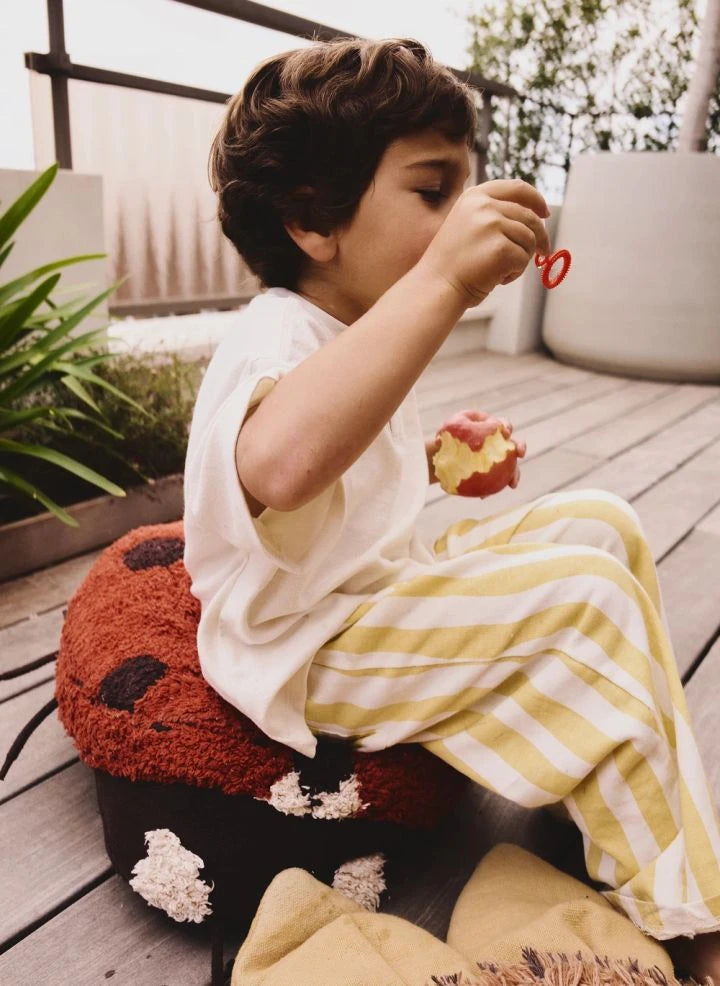 Lorena Canals - Maria "The Ladybug" Yer Minderi | Kırmızı