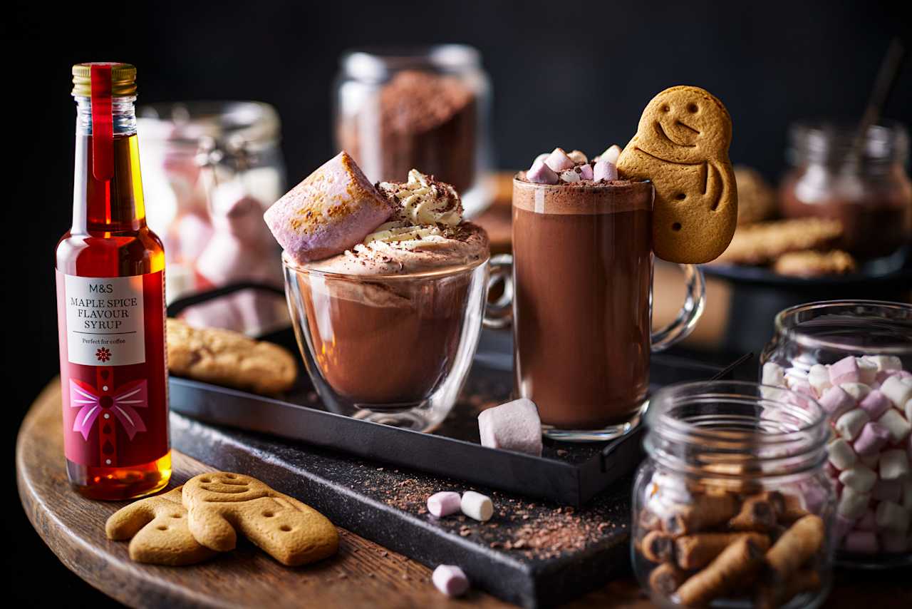 M&S Food - علاقة كوب بسكويت الزنجبيل