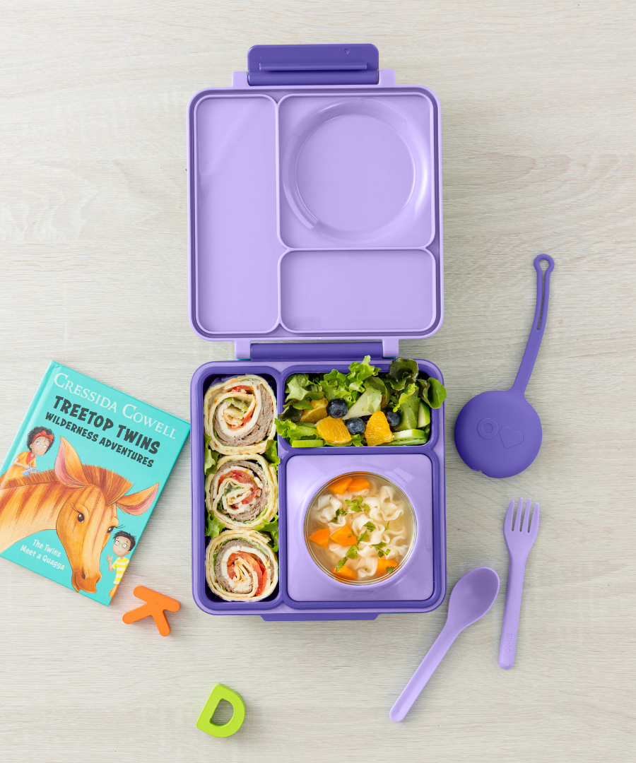 Omiebox - مجموعة شوكة وملعقة OmiePod ليلك من السيليكون