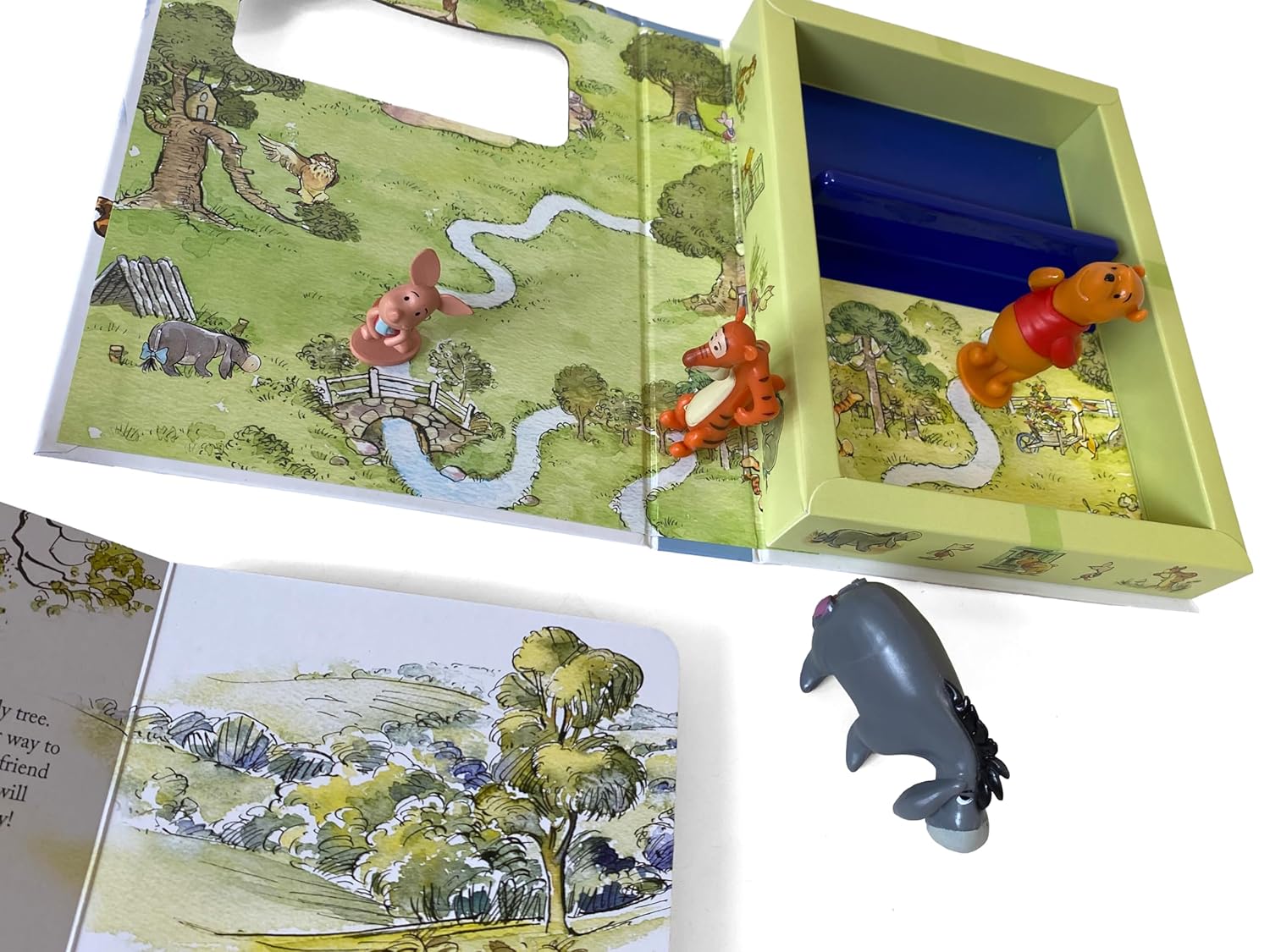 فيدال - كتاب النشاط والقصص الإنجليزي مع دمية شخصية ويني ذا بوه تاتل تيلز