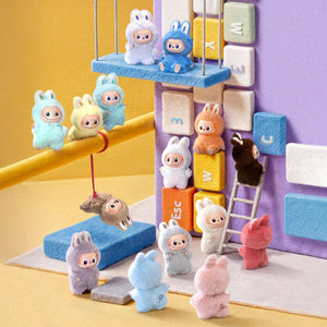 Pop Mart - Orijinal The Monsters Pin For Love Pelüş Anahtarlık A-M