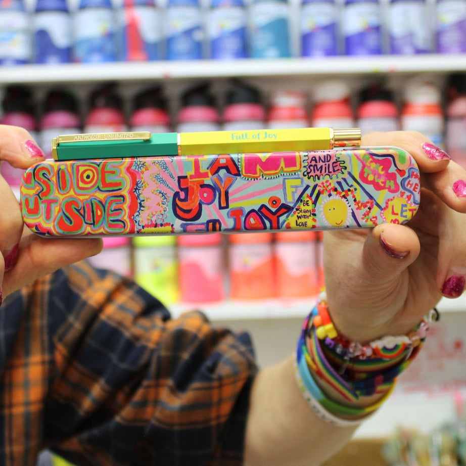 بورتكو ديزاينز - أرهوس أنليميتد قلم حبر جاف مع علبة مليئة بالفرح