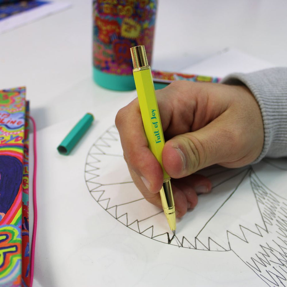 بورتكو ديزاينز - أرهوس أنليميتد قلم حبر جاف مع علبة مليئة بالفرح