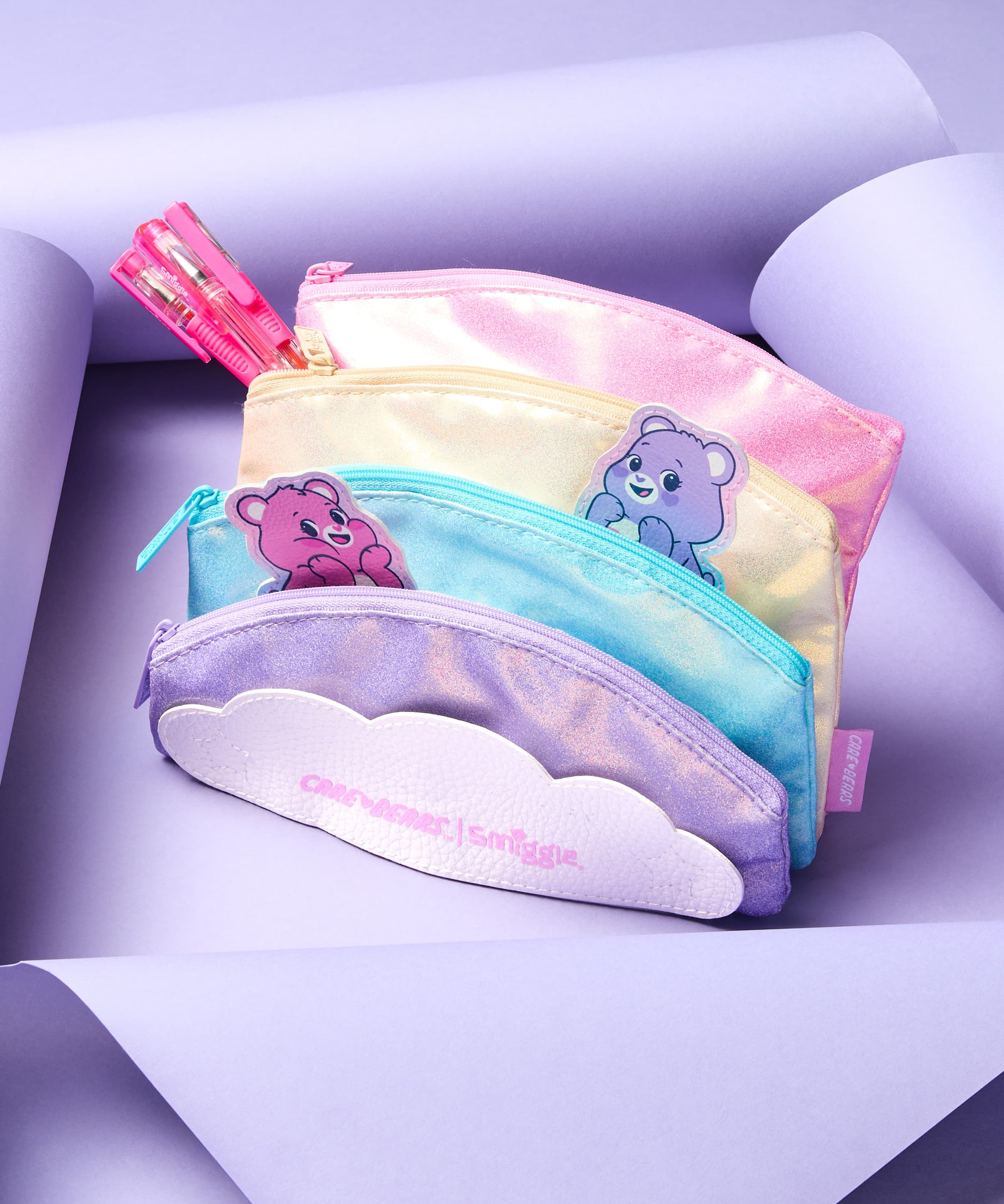 Smiggle - علبة أقلام دبدوب العناية متعددة الجيوب