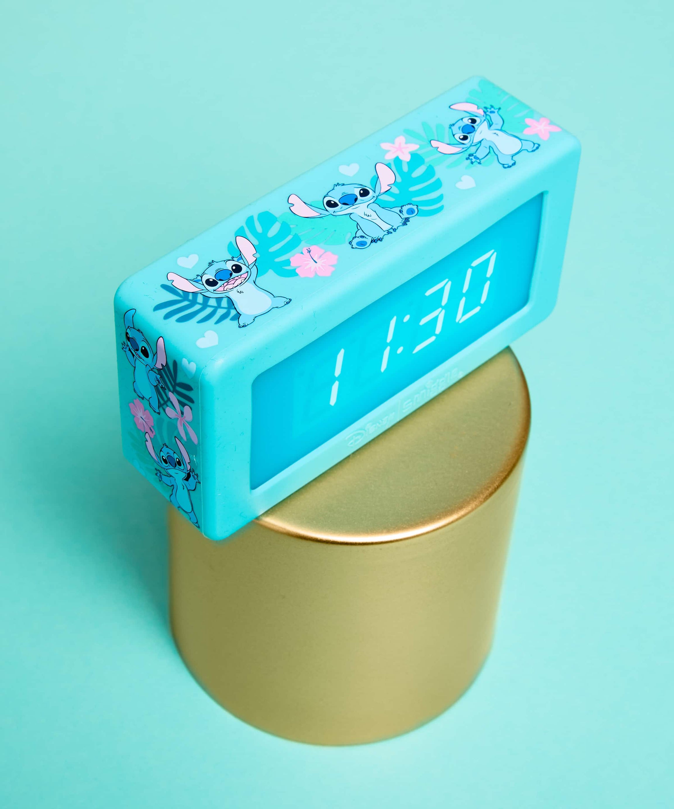 Smiggle - Disney ستيتش ساعة مكتب رقمية تعمل بالصوت