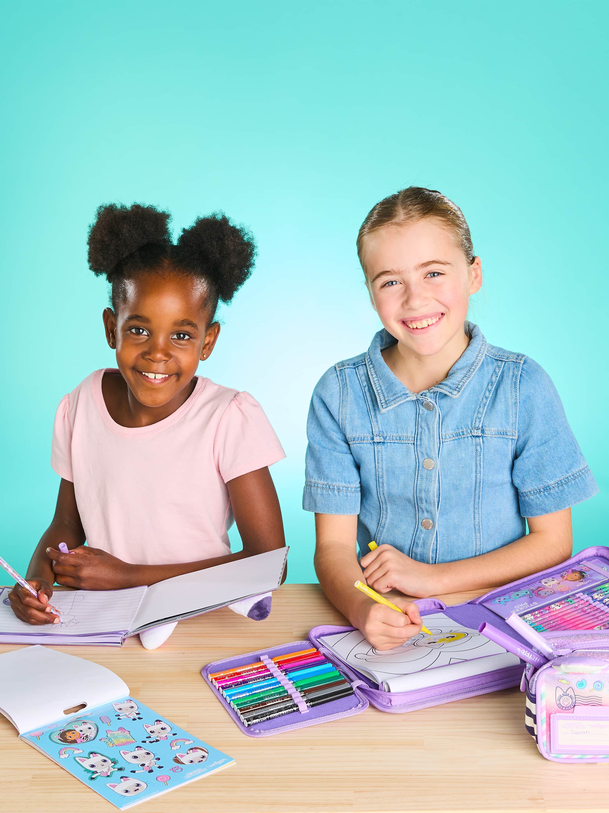 Smiggle - مجموعة علبة أقلام وقرطاسية Gabbys Dollhouse