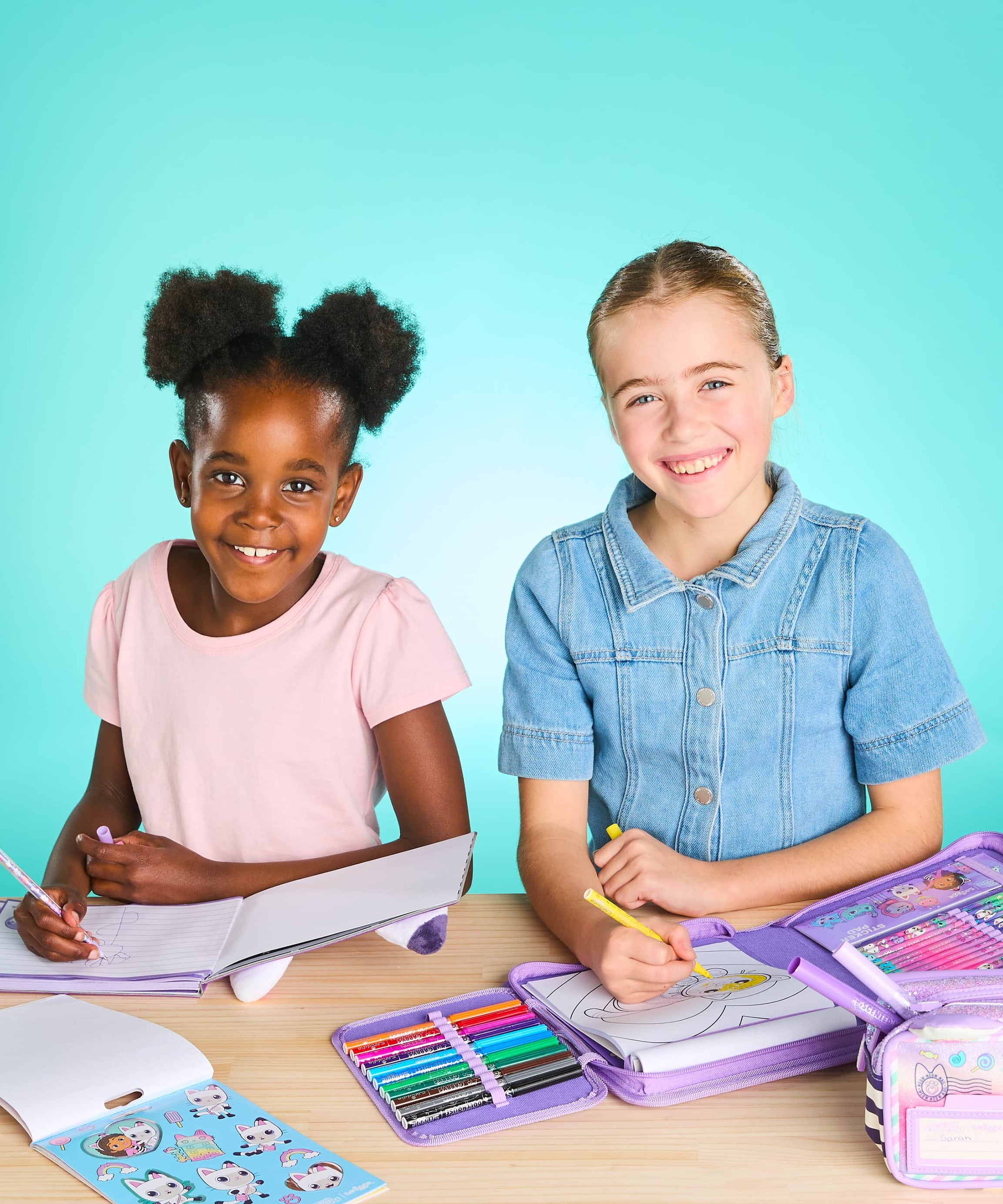 Smiggle - مجموعة علبة أقلام وقرطاسية Gabbys Dollhouse