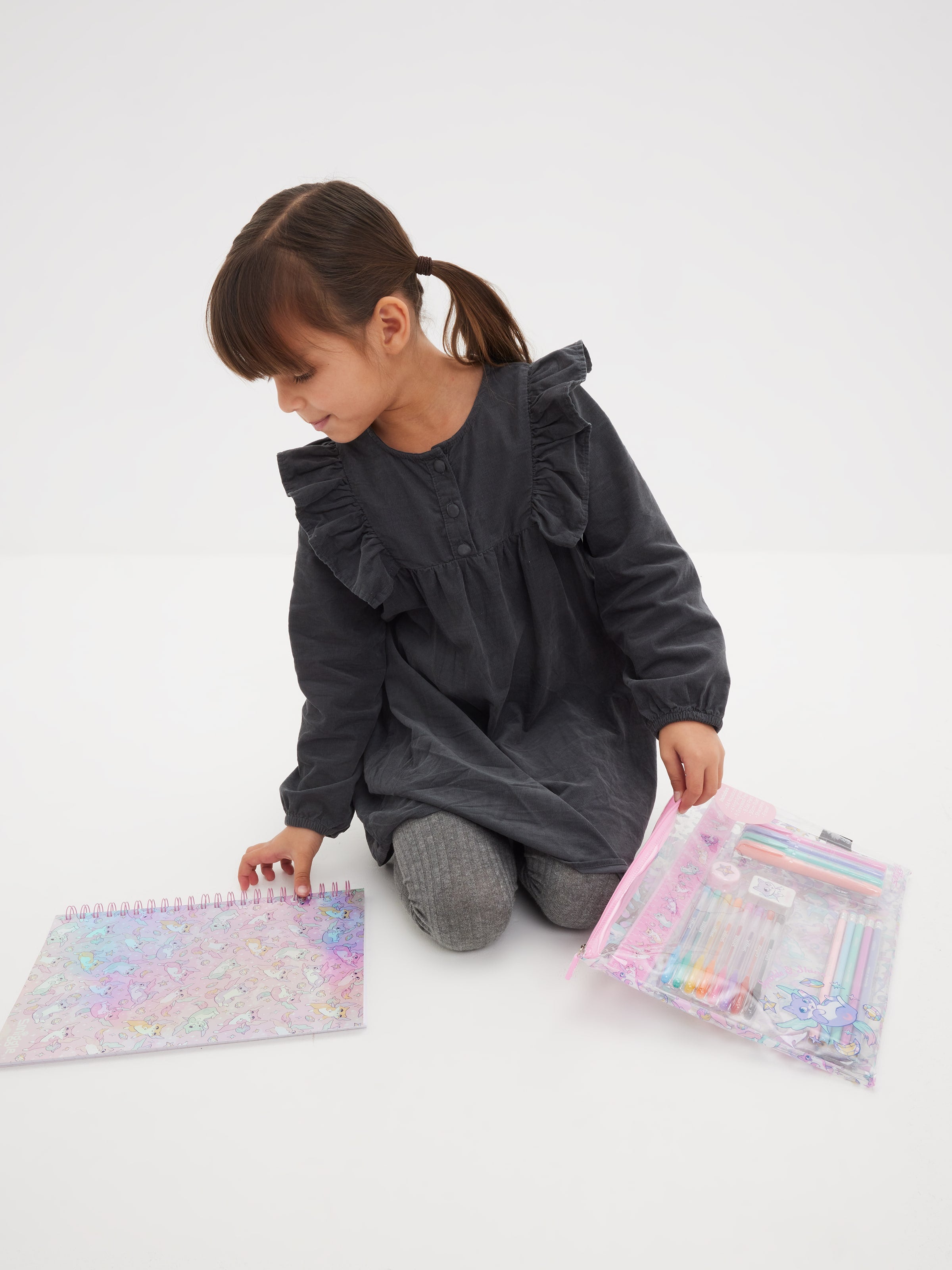 Smiggle - Happy Tales 22 Parça Dev Kırtasiye Seti - Dinossi