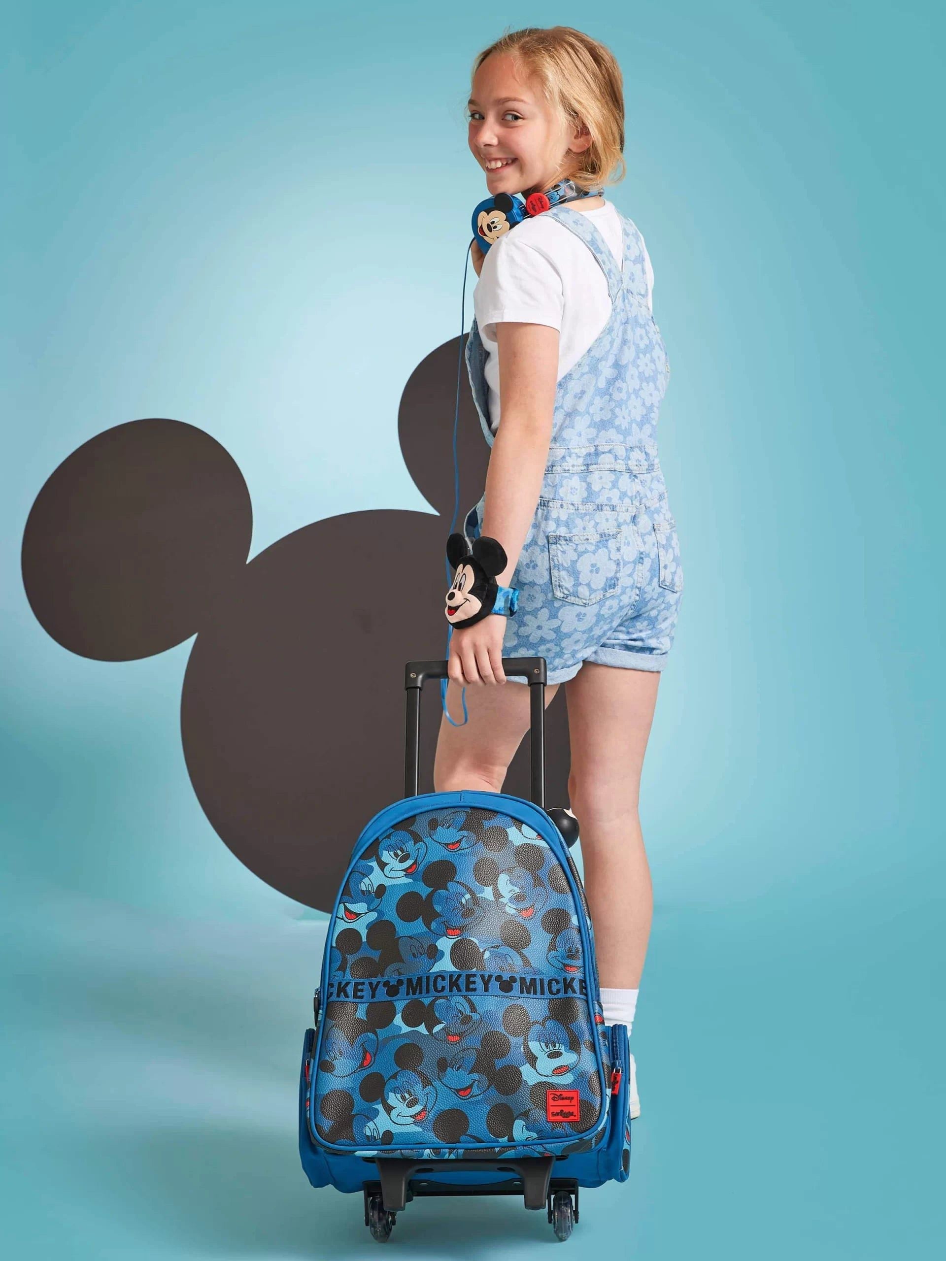 Smiggle - Mickey Mouse Işıklı Tekerlekli Çekçekli Sırt Çantası