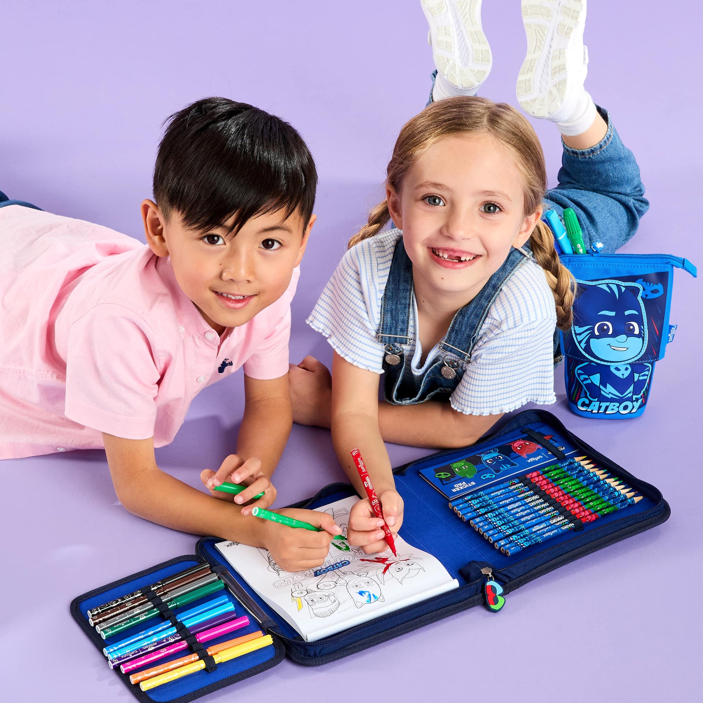 Smiggle - مجموعة قرطاسية وصندوق أقلام PJ Mask