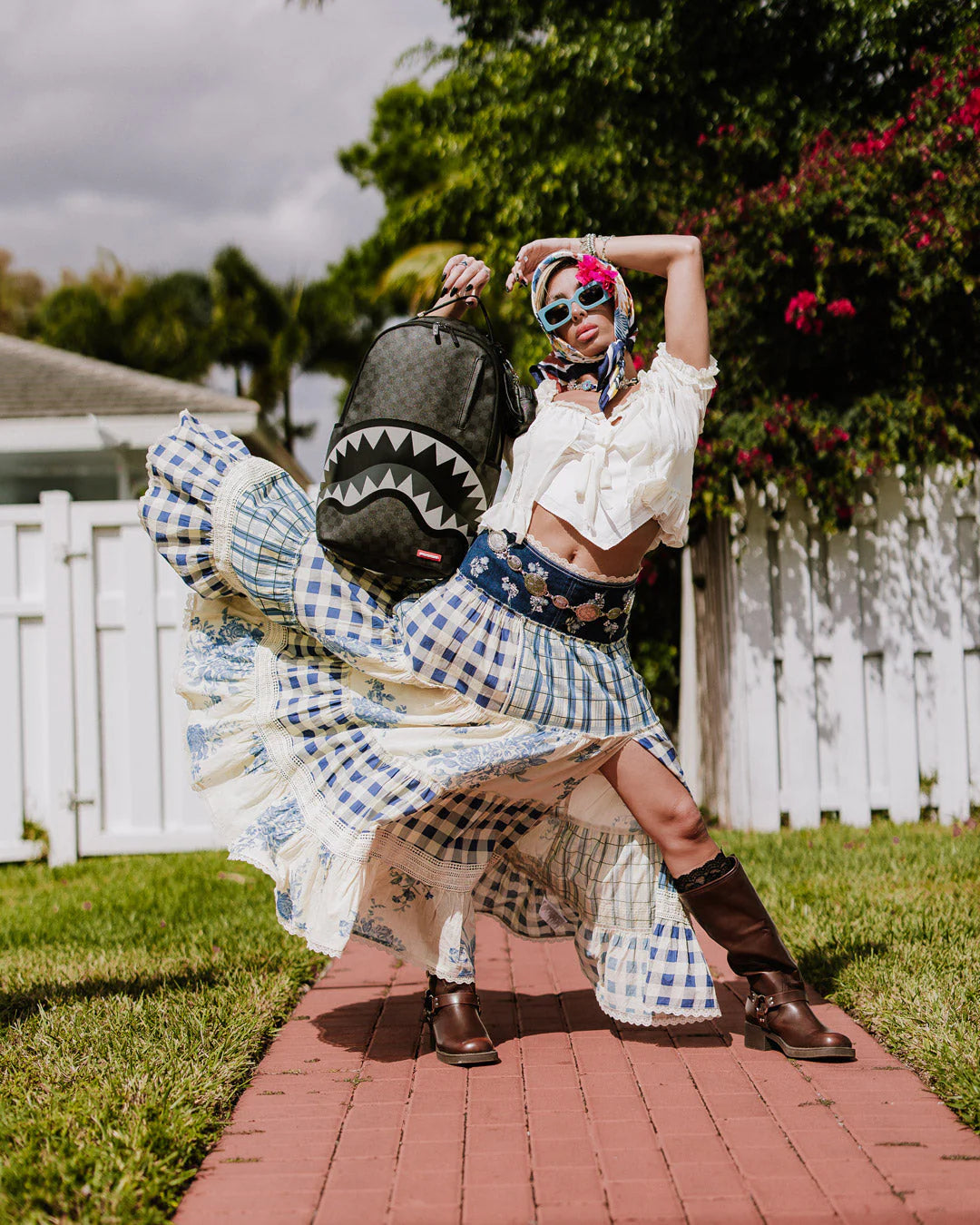 Sprayground - حقيبة ظهر أسماك القرش في باريس لايتس آوت