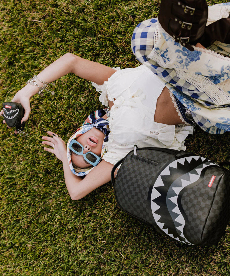 Sprayground - حقيبة ظهر أسماك القرش في باريس لايتس آوت