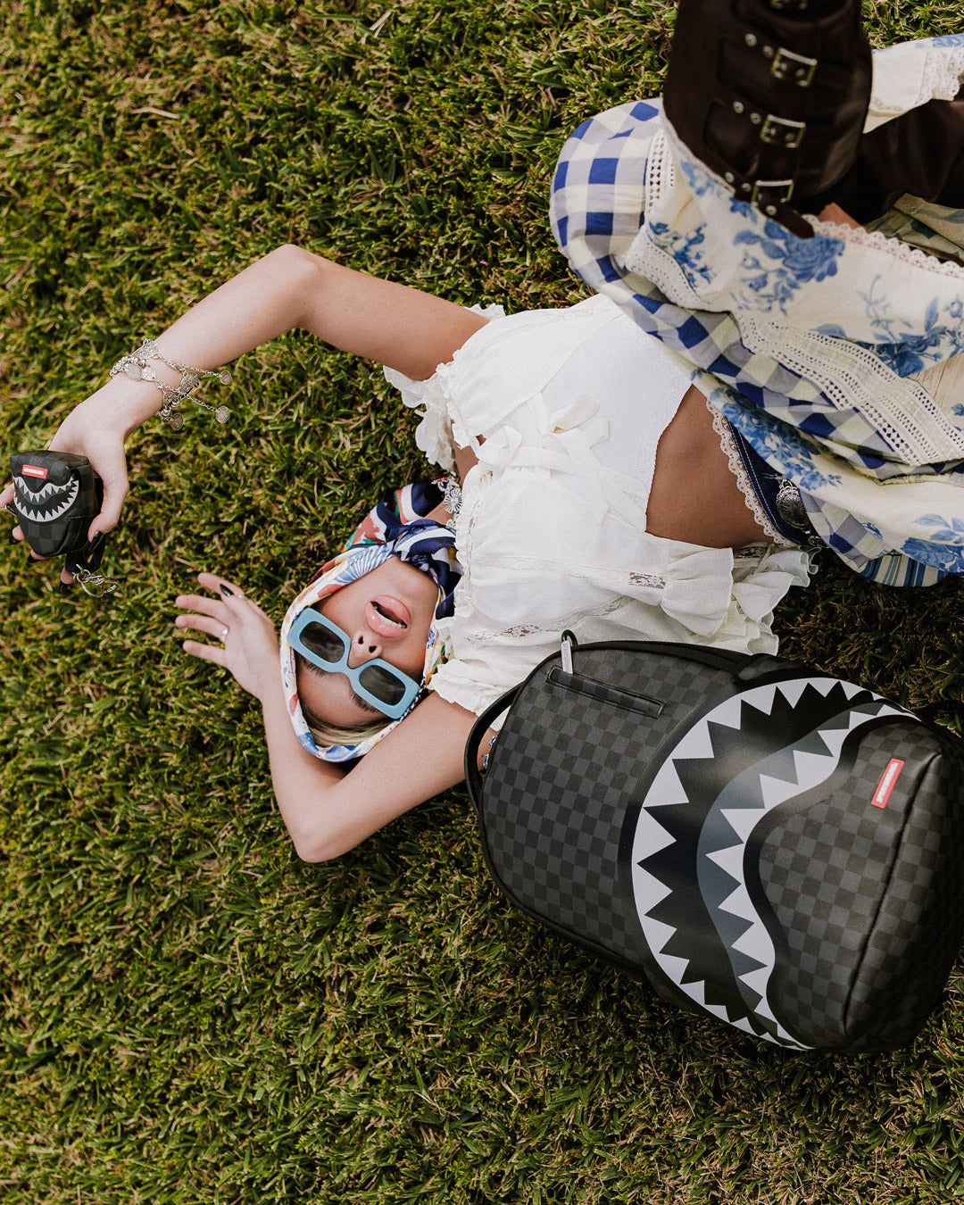 Sprayground - حقيبة ظهر أسماك القرش في باريس لايتس آوت