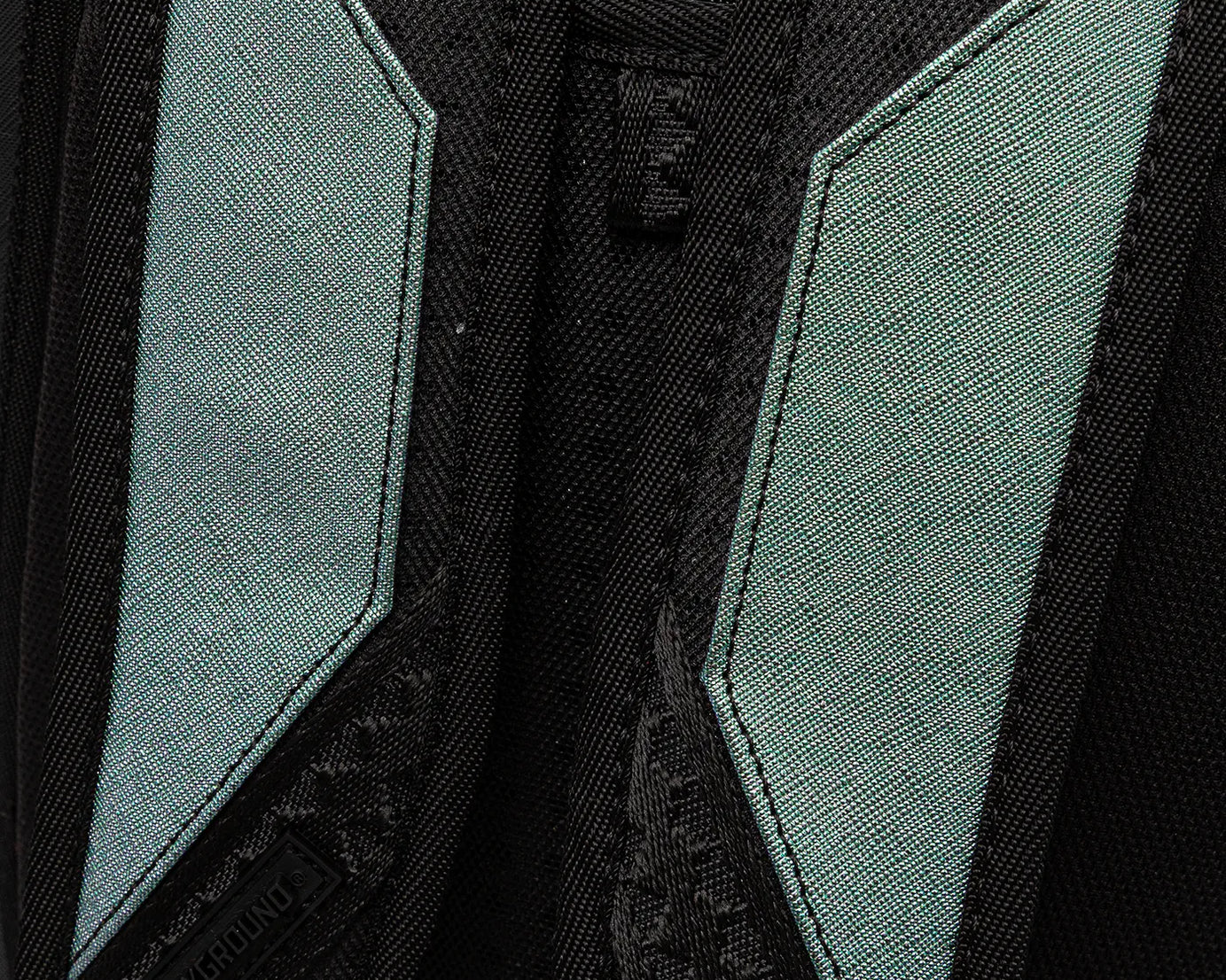 Sprayground - حقيبة ظهر Shark Central Oil Siıck Dlxs