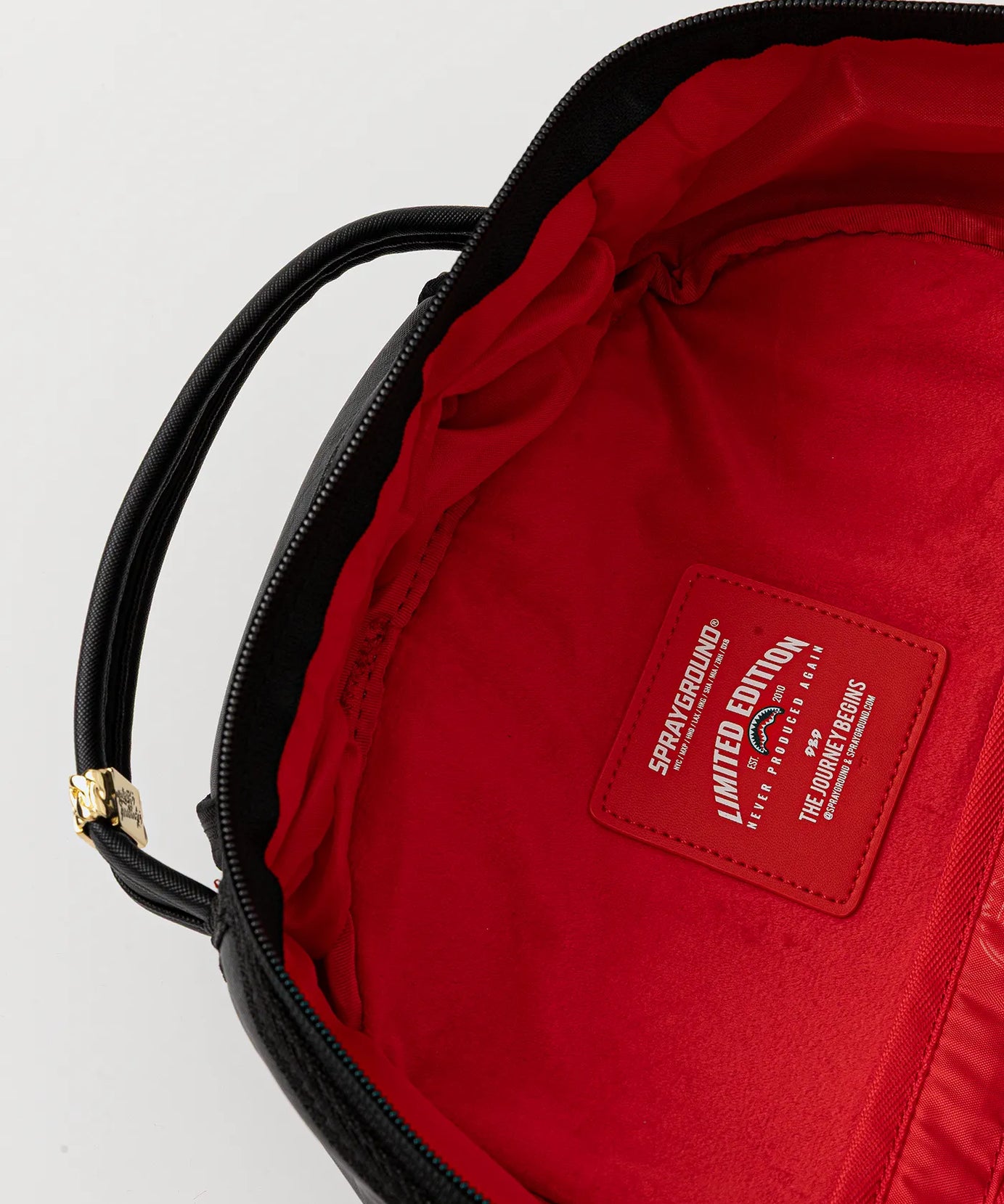 Sprayground - حقيبة ظهر Snoopy Painting Shark Dlxsv