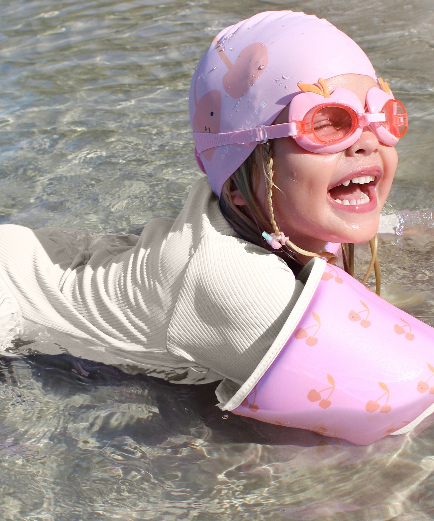 Sunnylife - عوامة سباحة قابلة للنفخ للأطفال على شكل كرز