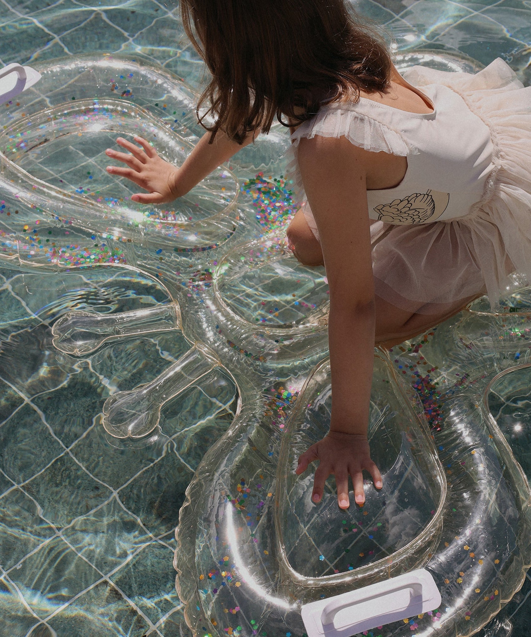 Sunnylife - سرير بحر ومسبح للأطفال على شكل فراشة بنكهة القطن الحلو