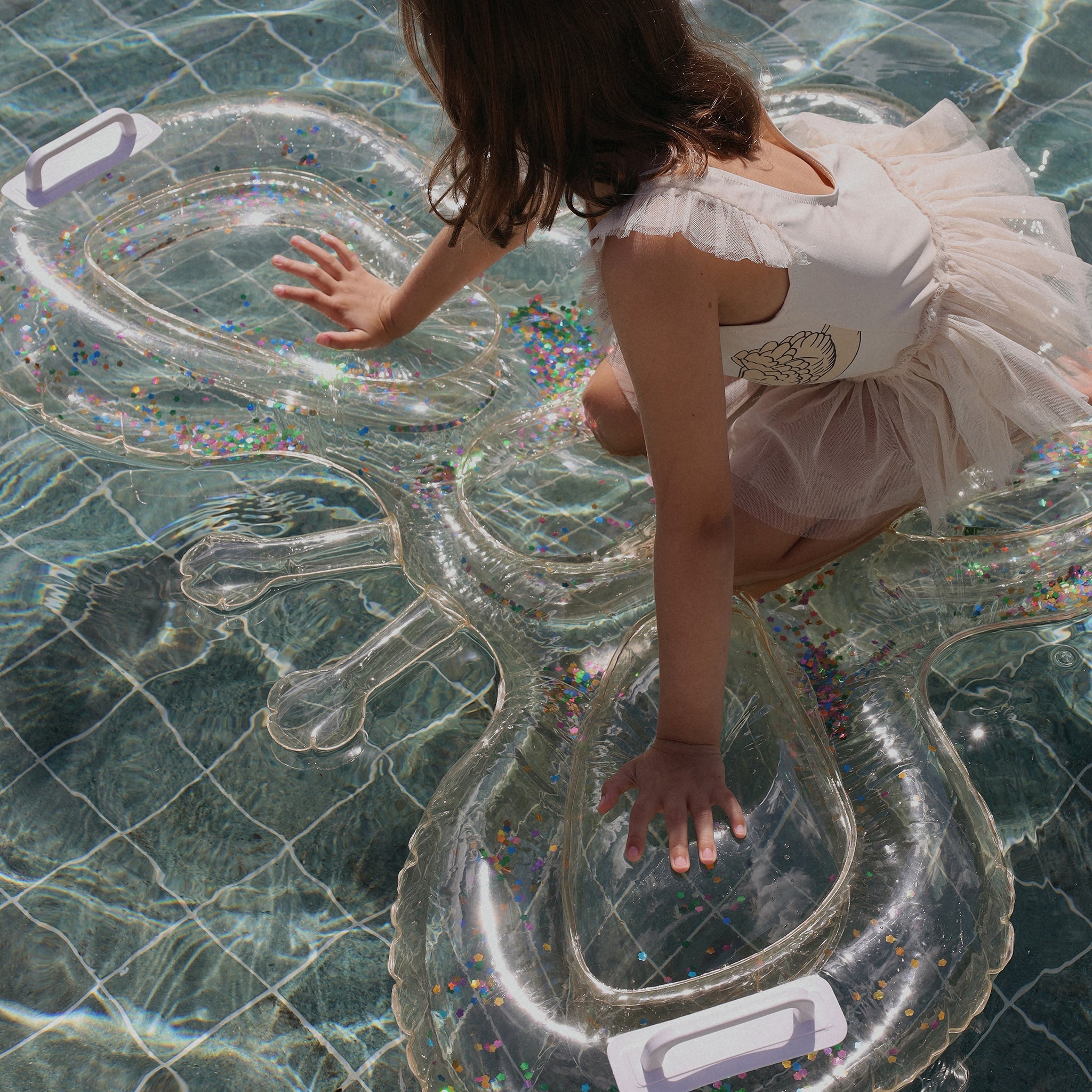 Sunnylife - سرير بحر ومسبح للأطفال على شكل فراشة بنكهة القطن الحلو