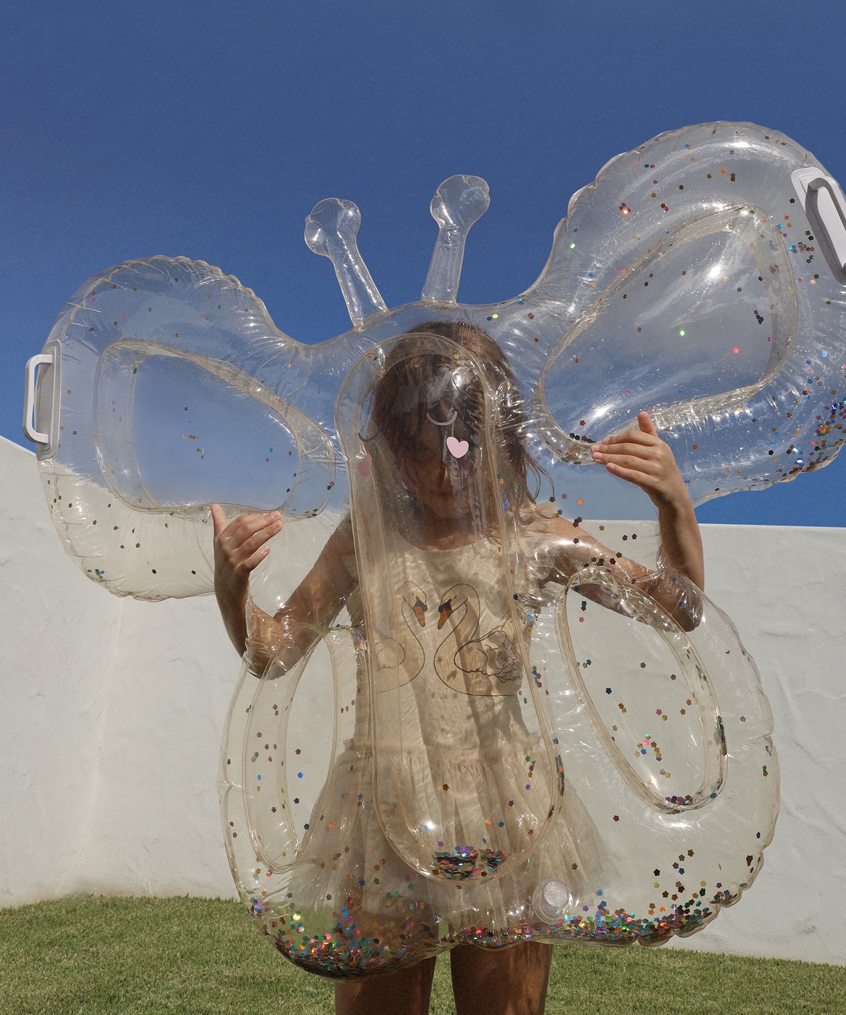 Sunnylife - سرير بحر ومسبح للأطفال على شكل فراشة بنكهة القطن الحلو