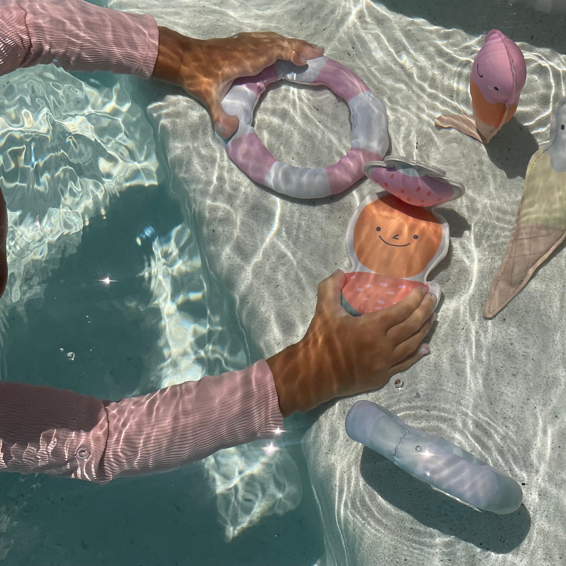 Sunnylife - ألعاب الغوص في البحر والمسبح بنكهة القطن الحلو