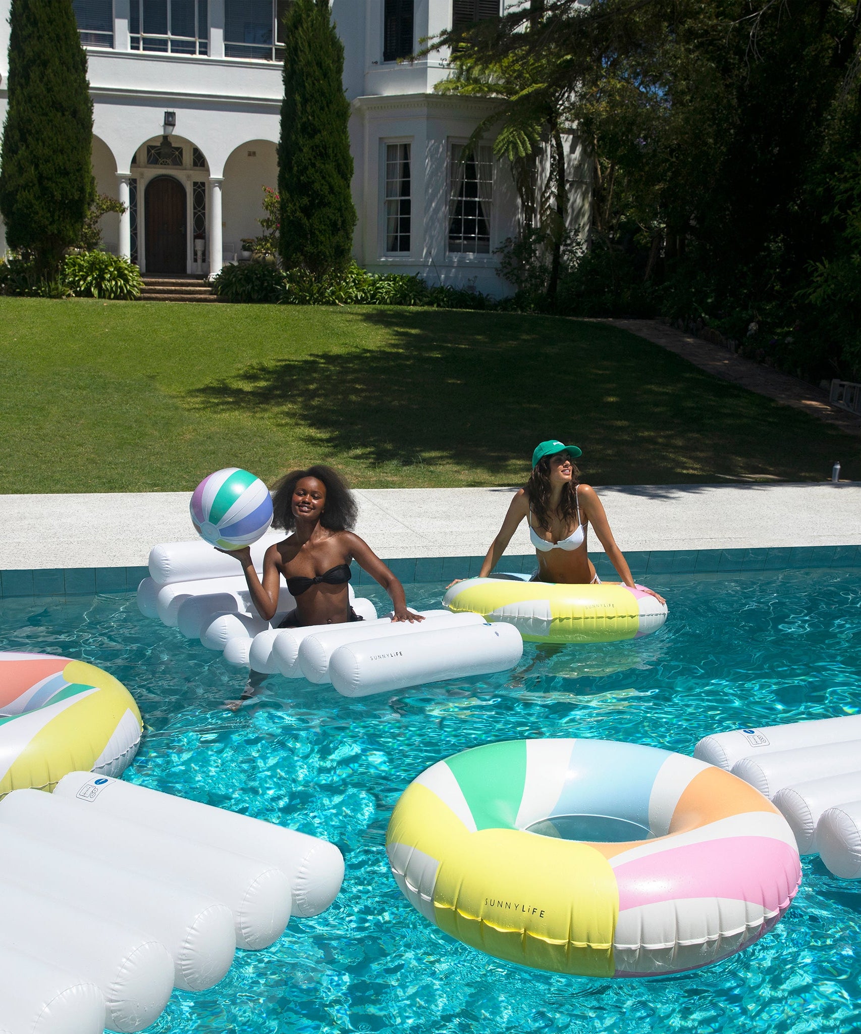 Sunnylife - كرة شاطئ قابلة للنفخ