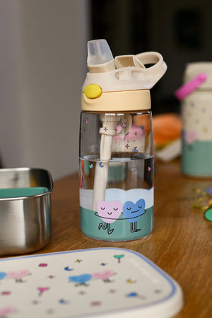 The Cotton Cloud - Dancing Hearts 480ML زجاجة ماء من تريتان بمصاصة مخفية