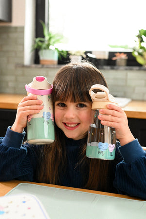 The Cotton Cloud - Dancing Hearts 480ML زجاجة ماء من تريتان بمصاصة مخفية