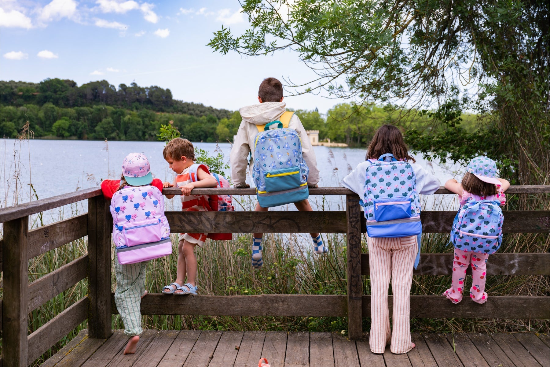 The Cotton Cloud - حقيبة ظهر مدرسية بجيب طعام بنقشة القلوب الراقصة