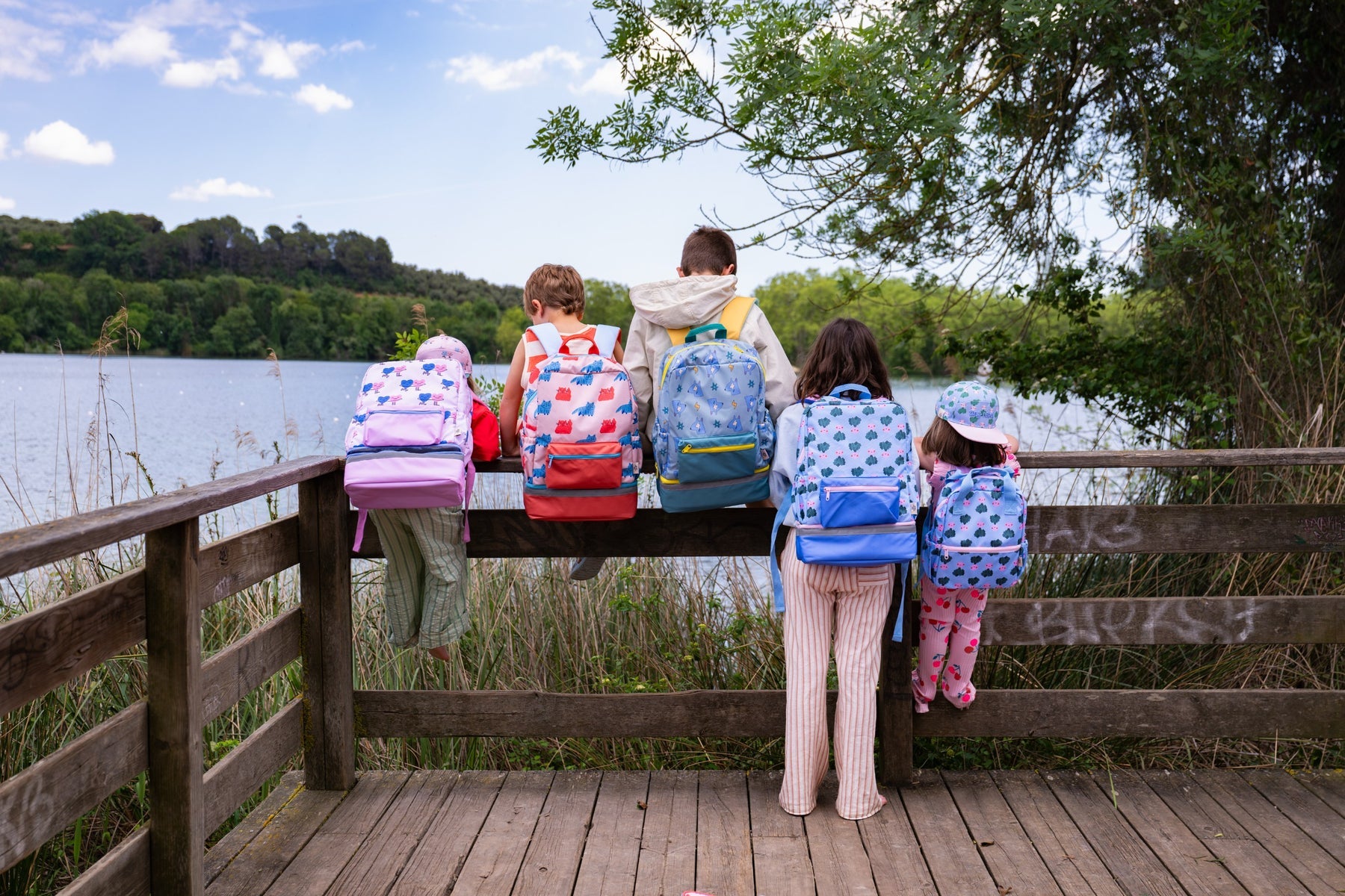 The Cotton Cloud - حقيبة ظهر مدرسية بجيب طعام بنقشة القلوب الراقصة