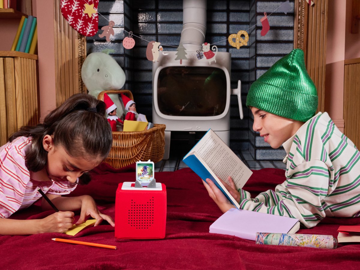 Tonies - توم فليتشر شخصية صوتية إنجليزية لأغنية عيد الميلاد