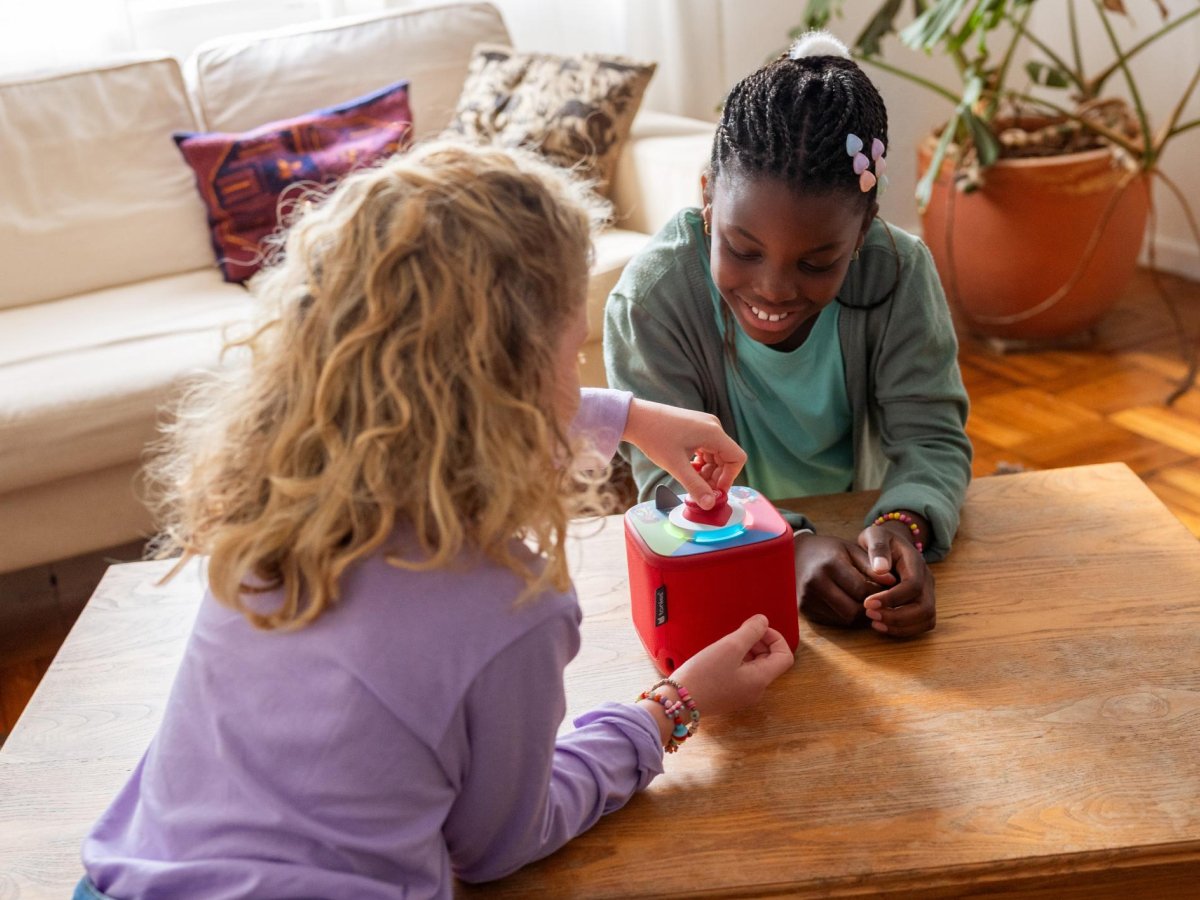 Tonies - Tonieplay لعبة Toniebox2 الإنجليزية الغامضة Mavericks