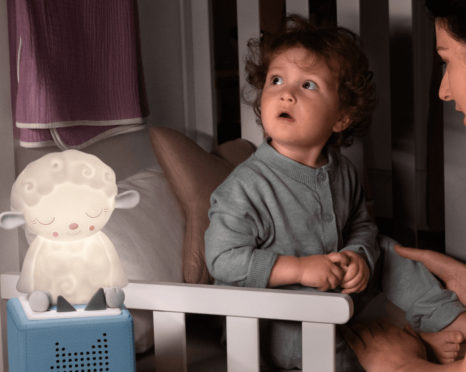 Tonies - مصباح ليلي خروف نائم وشخصية صوتية باللغة الإنجليزية